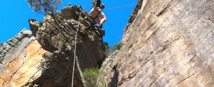 Learnng to abseil with Hangin Out